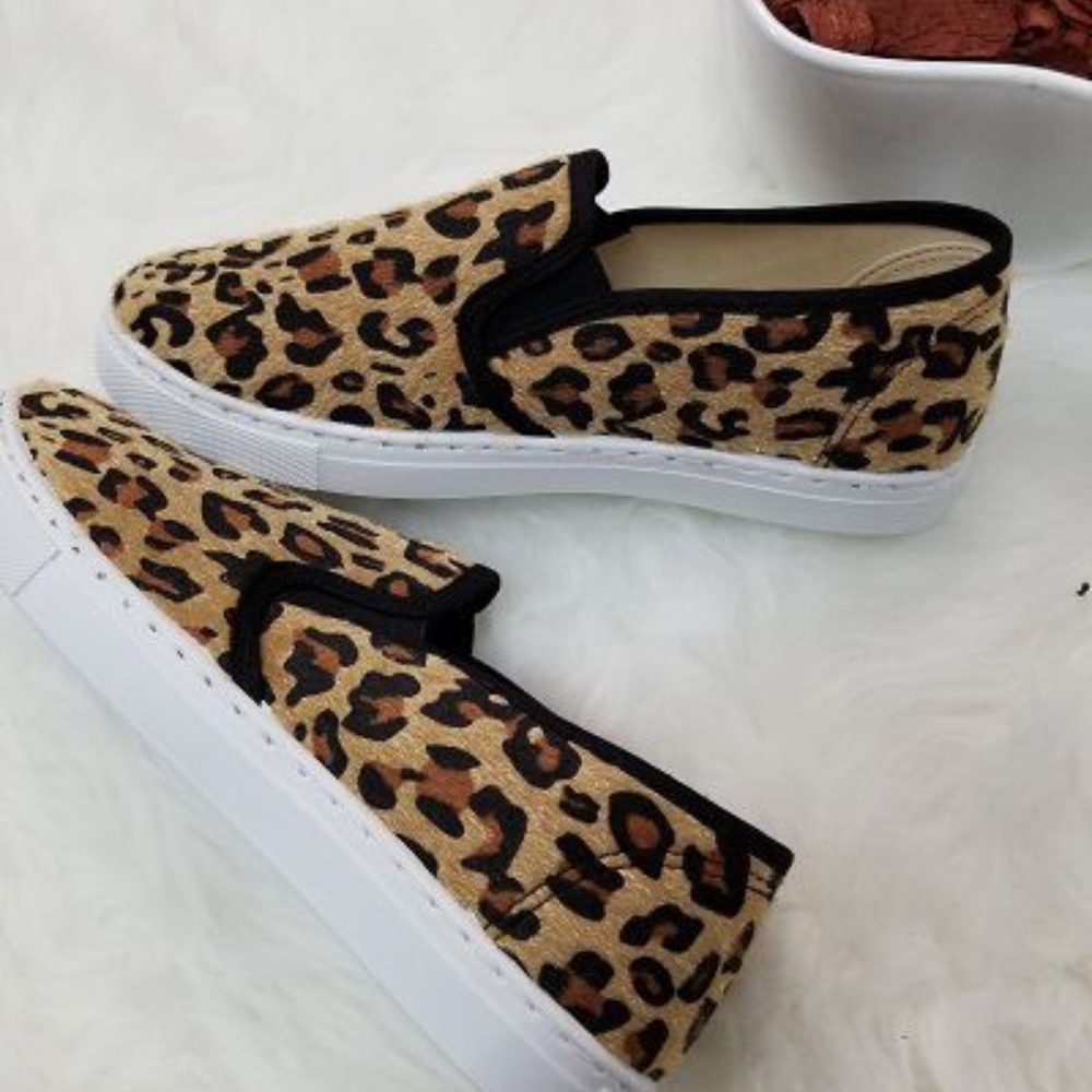 NEW Leopard slip on sneaker shoes